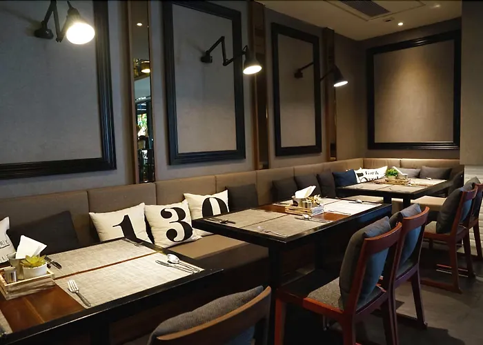 曼谷130号酒店及公寓 4* 曼谷