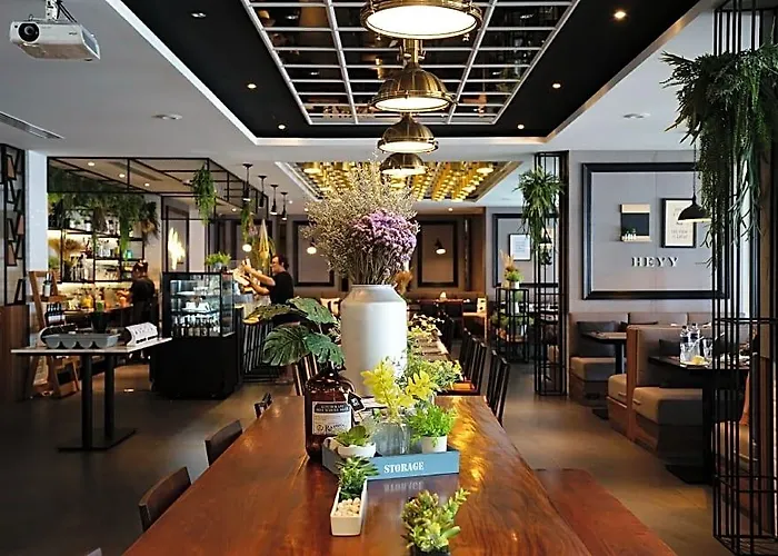 曼谷130号酒店及公寓