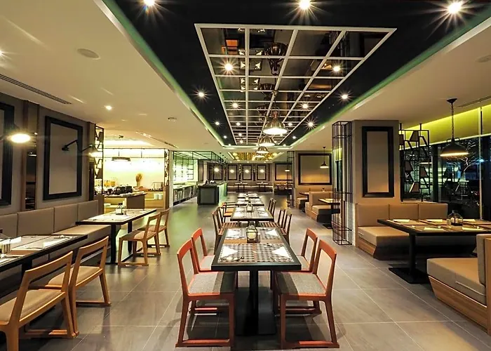 酒店 曼谷130号酒店及公寓 4*