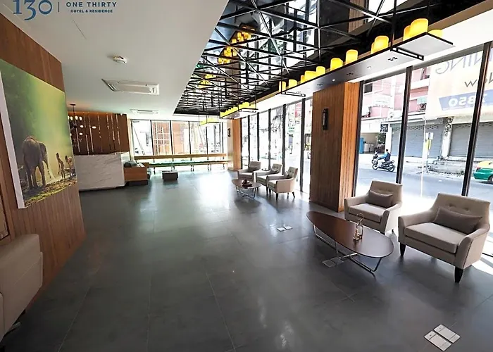 曼谷130号酒店及公寓 酒店 4*
